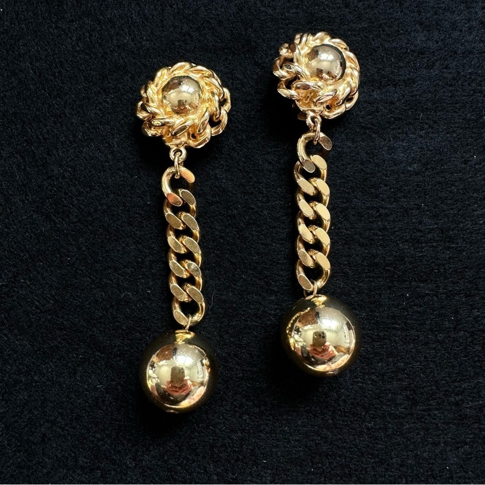 Vintage Ben-Amun Signed Gold Chain Long Dangle Clip-On Earrings